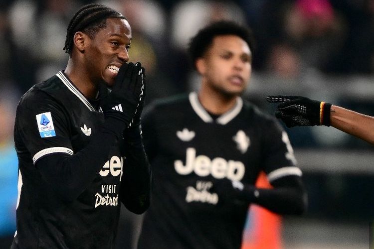 Reaksi Jonathan David setelah gagal mencetak penalti. Juventus harus puas meraih satu poin saat ditahan imbang Lecce dengan skor 1-1 pada lanjutan Serie A 2025-2026. Duel Juventus vs Lecce berlangsung di Allianz Stadium, Minggu (4/1/2026) dini hari WIB