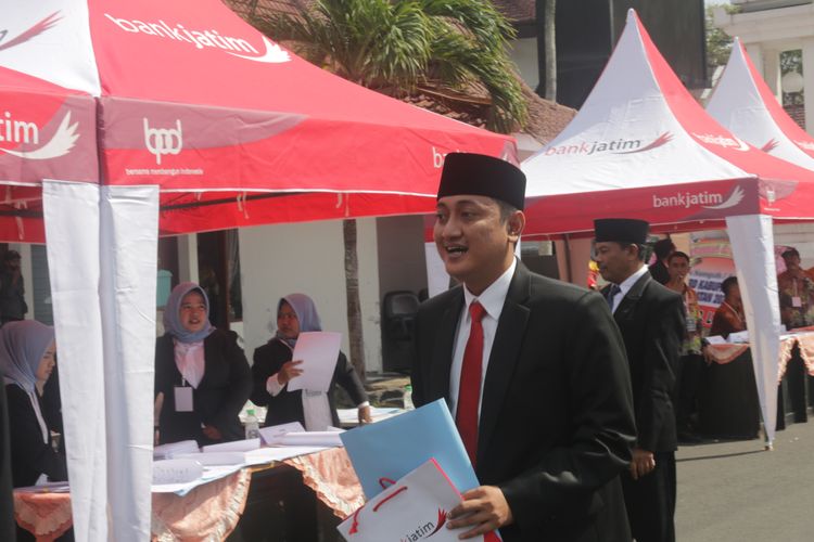 Yudha Adji Kusuma tiba di Pendopo Arya Wiraraja untuk mengikuti pelantikan anggota DPRD Lumajang, Rabu (21/8/2024)