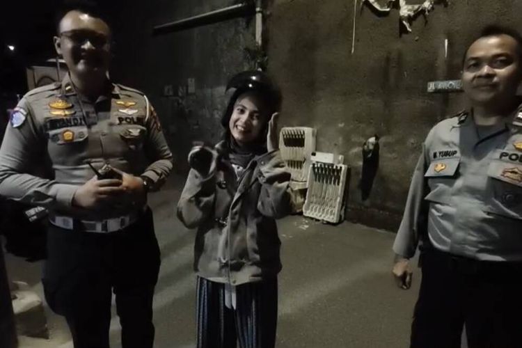 Takut Begal, Perempuan di Bandung Hubungi 110, Pulang Malam Dikawal Polisi
