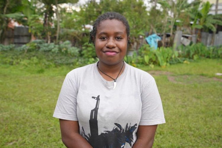 Ester, warga Nduga berusia 17 tahun yang begitu ingin menyalurkan suaranya pada pemilu 2024.