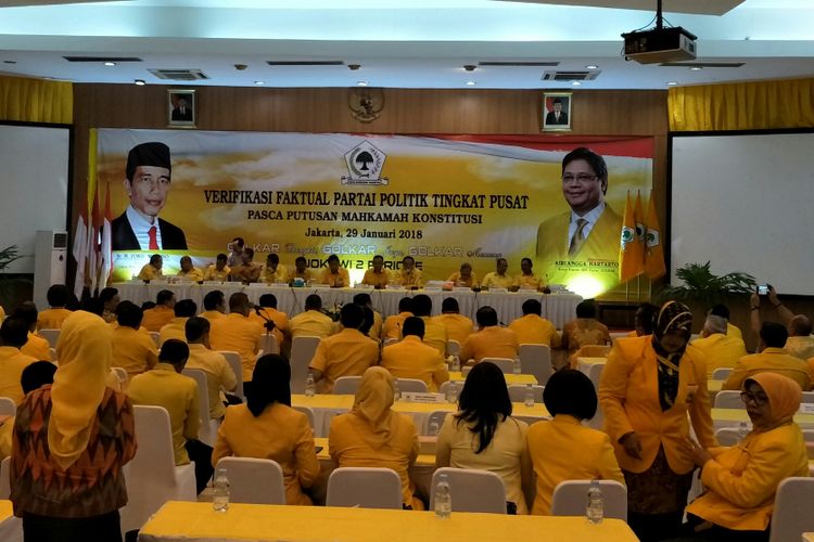 Para pengurus Partai Golkar saat menggelar rapat pleno di Kantor DPP Golkar, Jakarta, Senin (29/1/2018)