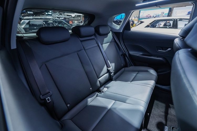 All-New KONA Electric, mobil listrik produksi lokal Hyundai, hadir dengan kabin ergonomis, fitur keselamatan canggih, serta dukungan ekosistem pengisian daya yang semakin luas di Indonesia.