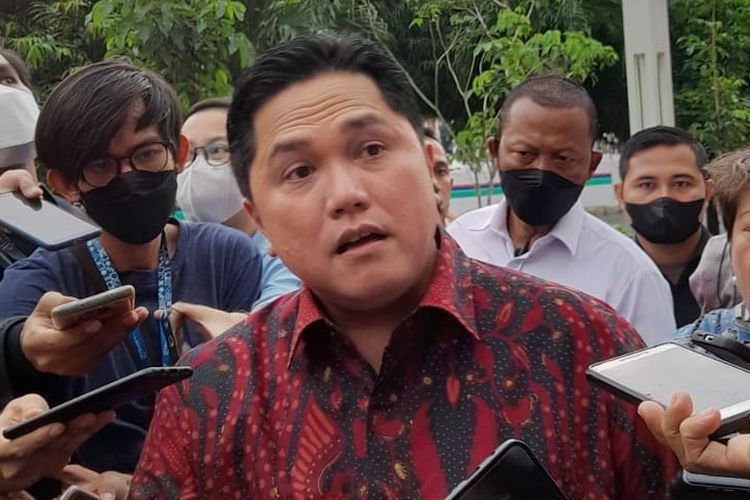 Menteri BUMN Erick Thohir di kawasan Gedung Sarinah, Jakarta Pusat, Senin (13/6/2022).