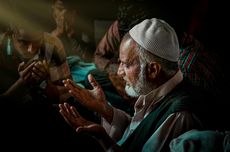 Banjir Terjang Gunung Putri Bogor, Mobil-mobil Sempat Terjebak di Jalan