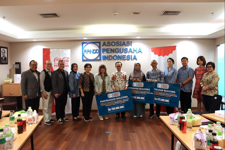 CCEP Indonesia Salurkan Beasiswa untuk Mahasiswa Terdampak Bencana Sumatera