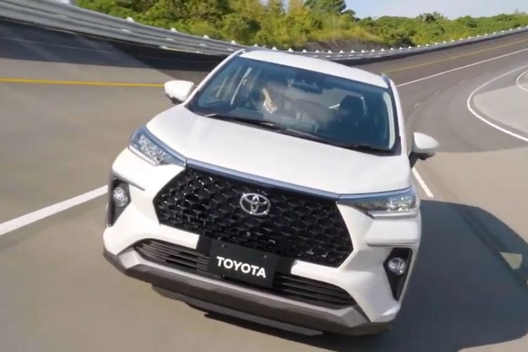 Toyota Veloz terbaru