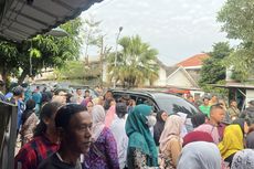 Padati Jalan Manunggal Jaya Bogor, Warga Antusias Ingin Lihat Jokowi