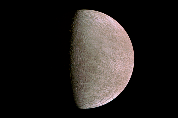 Penampakan terbaru Europa yang dipotret oleh wahana Juno 