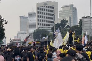Massa UI Tertahan di Plaza UOB, Negosiasi dengan Polisi Berujung Saling Dorong
