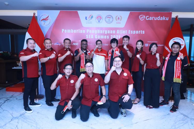 Dewan Pembina Pengurus Besar Esports Indonesia (PB ESI), Sandiaga Uno, mengaprasiasi capaian atlet Esports Indonesia dalam kompetisi SEA Games 2021 di Vietnam. 