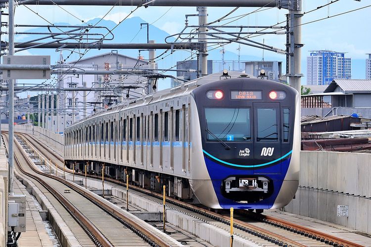 Naik MRT Jakarta Cuma Rp 1 Hari Ini, Berlaku untuk Semua Penumpang