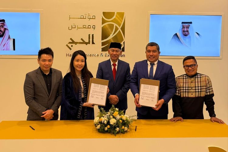 Penandatanganan kerja sama dilakukan di Superdome, Jeddah pada kegiatan Hajj Expo (10/11/2025) dan dihadiri oleh Beh Ee Ling, Direktur Utama Buzz ARVR, Heru Muara Sidik, Dewan Pengawas BPKH, Harry Alexander, Anggota Badan Pelaksana BPKH, serta Indra Gunawan, Anggota Badan Pelaksana BPKH.