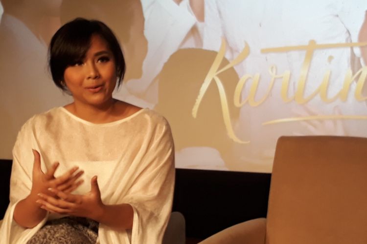 Gita Gutawa ketika dijumpai usai acara peluncuran trailer dan soundtrack film Kartini di Djakarta Theater XXI, Jakarta Pusat, Selasa (21/3/2017).