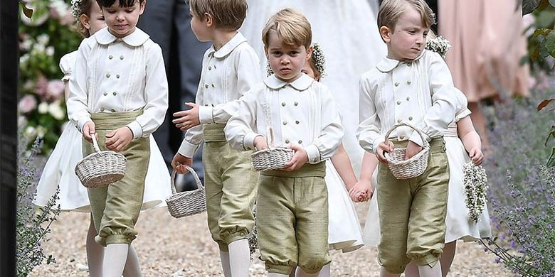 Pangeran George (menghadap depan) saat menjadi pengiring penganting di acara pernikahan Pippa Middleton.