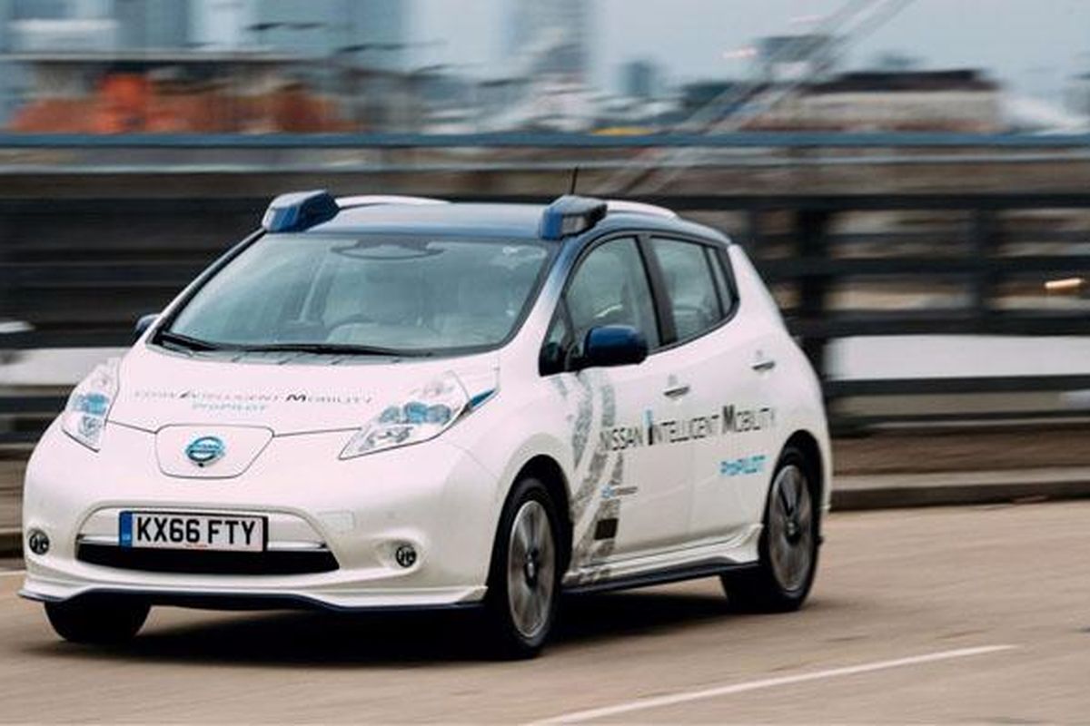 Nissan Leaf dengan teknologi otonomos yang sedang diuji di London.