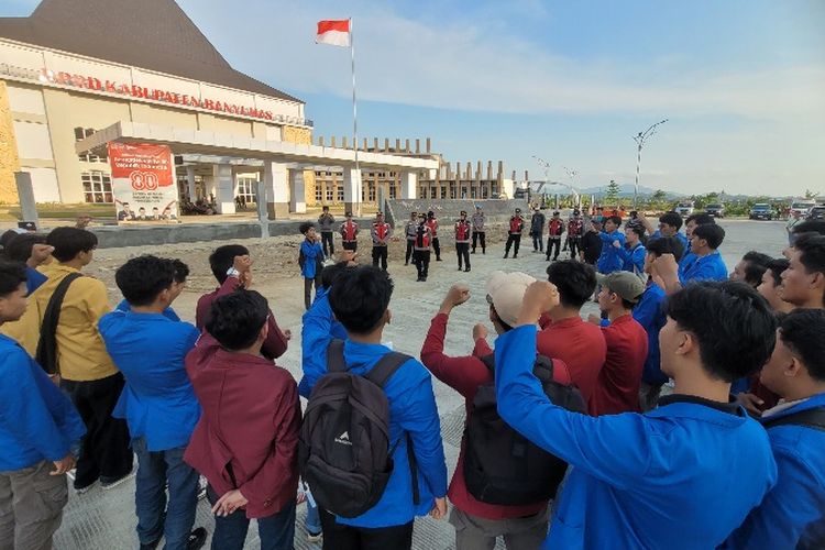 Mahasiswa Banyumas Tolak Tunjangan Rumah Dewan, Minta Dialihkan untuk Rakyat