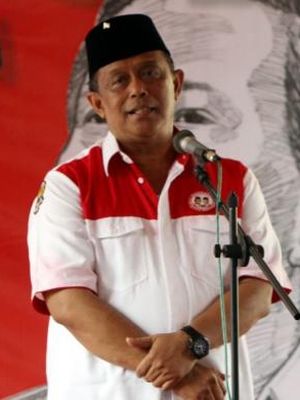 Mantan Panglima TNI, Jenderal Purnawirawan Djoko Santoso saat deklarasi dukungannya kepada pasangan capres-cawapres Prabowo Subianto-Hatta Rajasa, di posko Djoko Santoso Center 328, Jakarta Pusat, Senin (2/6/2014). Djoko Santoso menyatakan organisasi masyarakat di bawah naungannya dapat menghantarkan Prabowo-Hatta memenangi pilpres Juli mendatang.