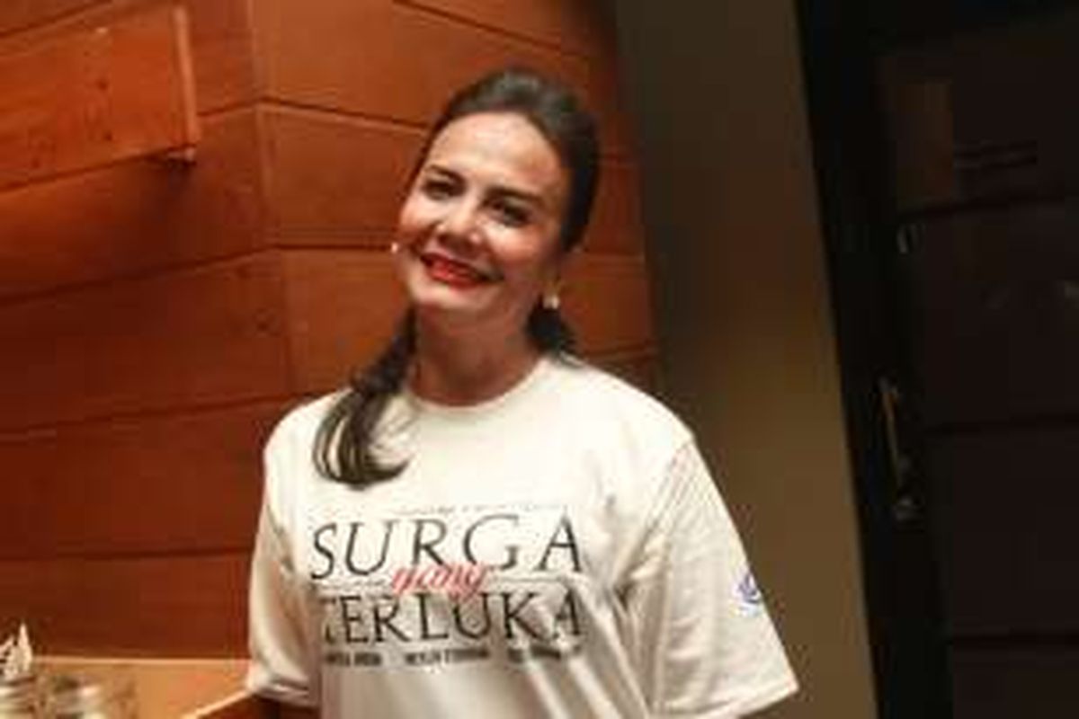 Artis peran Christine Hakim hadir dalam acara syukuran film 'Surga yang Terluka' di kawasan Tebet, Jakarta Selatan, Rabu (16/3/2016).