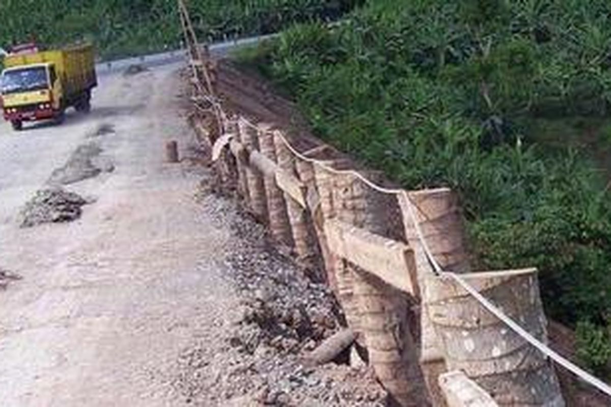 Jalintim masih berbahaya dilewati.