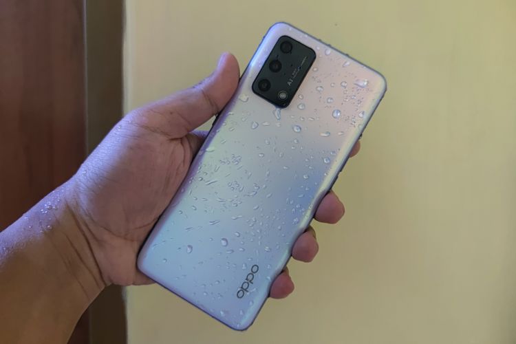 Oppo A95 got splashed with water and still working normally