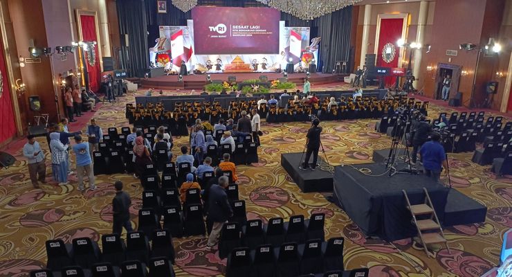 Debat Kandidat Pilkada Kabupaten Bandung Dijaga Ketat, Tamu Dibatasi 100 Orang