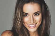 Miss Australia Nyaris Terpeleset di Panggung Miss Universe 2015