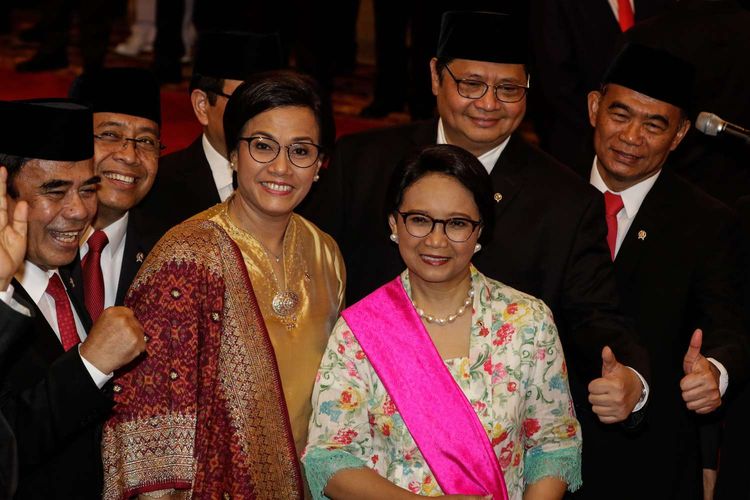 Menteri-menteri Kabinet Indonesia Maju berpose saat pelantikan di Istana Negara, Jakarta, Rabu (23/10/2019). Presiden RI Joko Widodo mengumumkan dan melantik menteri-menteri Kabinet Indonesia Maju dan kepala badan setingkat menteri.