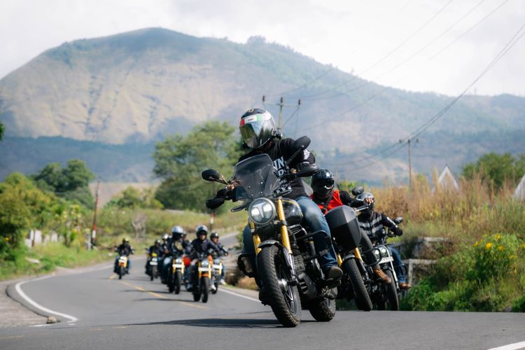 Touring TVS Ronin Bali-Lombok