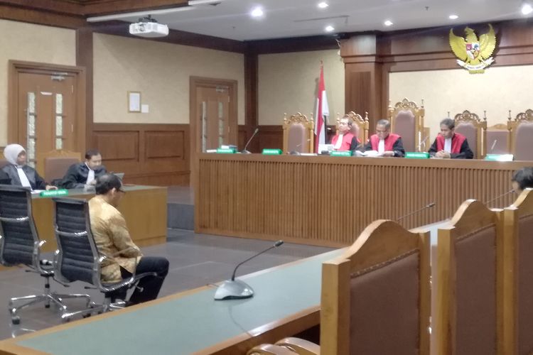 Kepala Kantor Wilayah Kementerian Agama (Kemenag) Provinsi Jawa Timur nonaktif, Haris Hasanudin, divonis 2 tahun penjara oleh majelis hakim pada Pengadilan Tindak Pidana Korupsi, Jakarta, Rabu (7/8/2019).