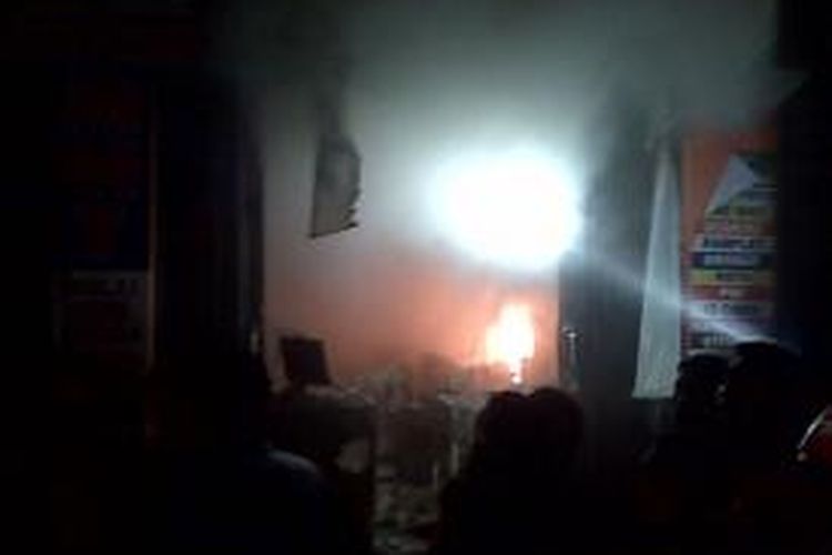 Pasar Bintoro di Demak terbakar, Kamis malam (30/10/2014).