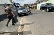Usut Korupsi Retribusi Sampah, Kejati Lampung Geledah Rumah Mantan Kadis LH
