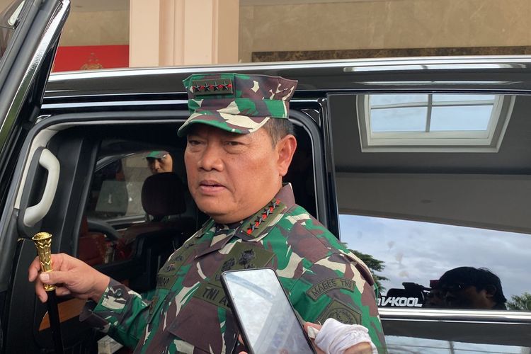 Panglima TNI Laksamana Yudo Margono usai rapim TNI-Polri di Hotel Sultan, Jakarta, Rabu (8/2/2023).