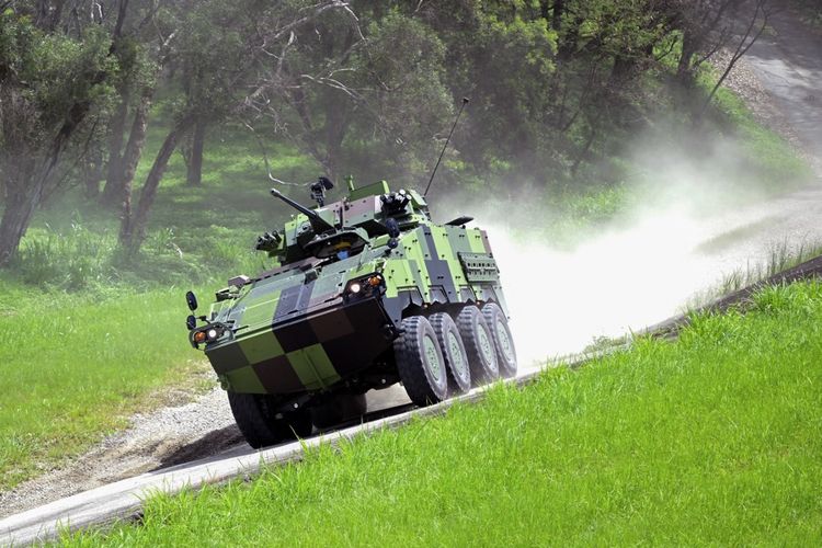 Kendaraan lapis baja CM-34 Clouded Leopard yang diproduksi secara lokal di Taiwan dipamerkan di tempat pengujian di pangkalan militer di daerah Nantou, Taiwan, 6 Juni 2022.