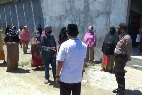 Dokter Positif Corona Jalani Isolasi di Rumah, Warga Protes dan Tutup Jalan  