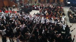 Perang Yel-yel Antar Pendukung Menggema Saat Debat Pilgub Jabar