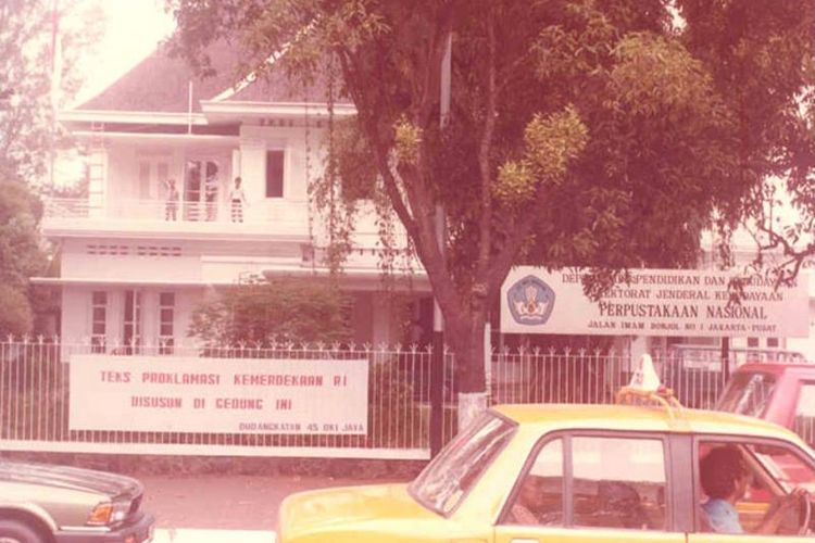 Tampak Perpustakaan Nasional pada 1983 di Jalan Imam Bonjol 1.