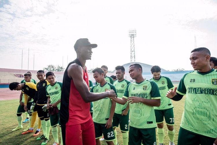 Rabu (28/8/2019) pagi, Amido Balde resmi pamit dari Persebaya Surabaya.