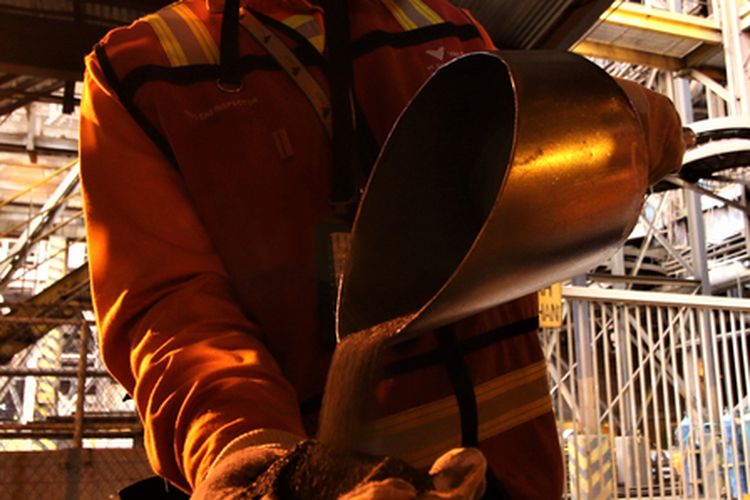 Ilustrasi pengolahan bijih nikel. 