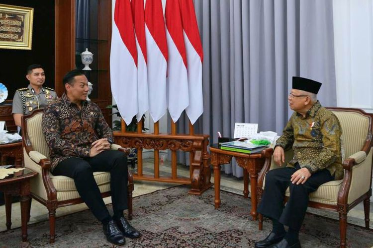 Menteri Agraria dan Tata Ruang/Kepala Badan Pertanahan Nasional (ATR/BPN), Agus Harimurti Yudhoyono (AHY) bersilaturahmi ke kediaman Wakil Presiden (Wapres), Ma?ruf Amin, pada Sabtu (24/02/2024).