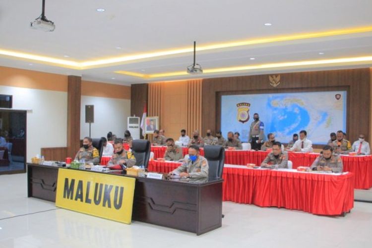 Kapolda Maluku Irjen Pol Baharudin Djafar saat pengajaran terhadap jajaran di Mapolda di Ambon, Senin(8/6/2020). ANTARA/ Daniel Leonard