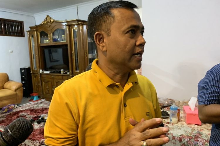 Ayah mendiang Bibi Andriansyah, Faisal, saat bicara tentang hak perwalian Gala Sky Andiransyah di rumahnya di kawasan Kebon Jeruk, Jakarta Barat, Selasa (22/3/2022).