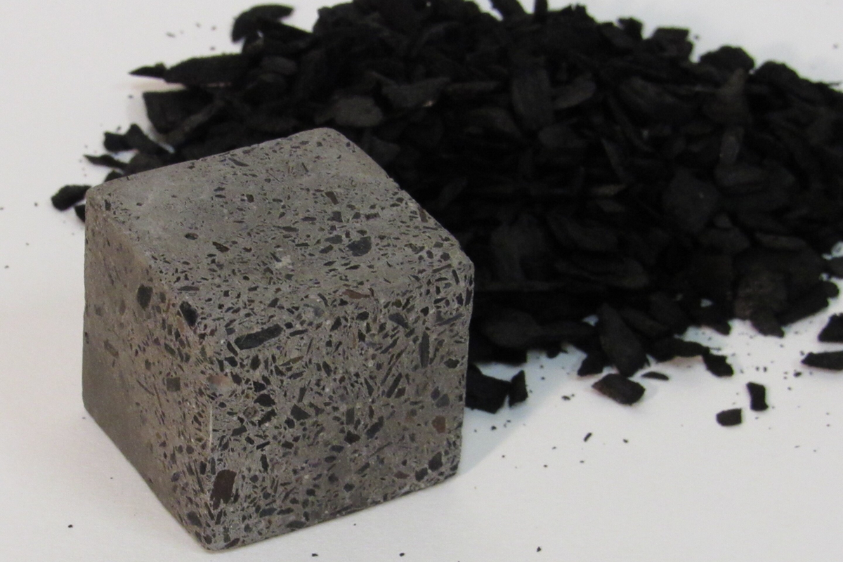 Blok beton yang terbuat dari material biochar 