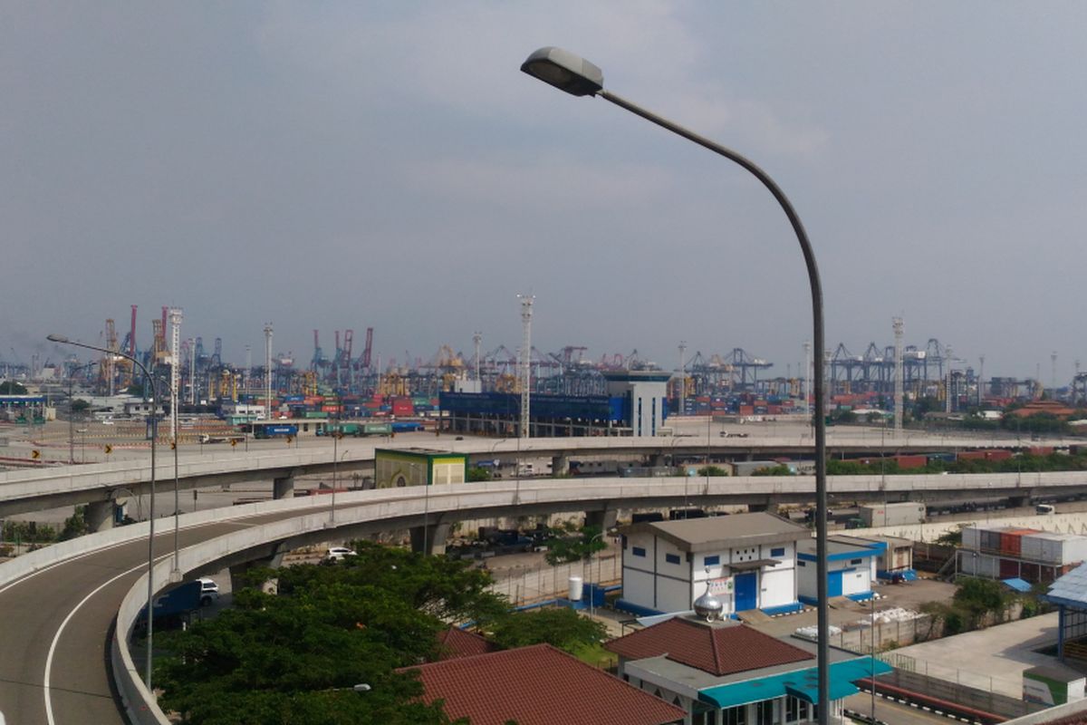 Pembangunan Jalan Tol Akses Tanjung Priok dilakukan selama 8 tahun dengan dana Rp 5 triliun.