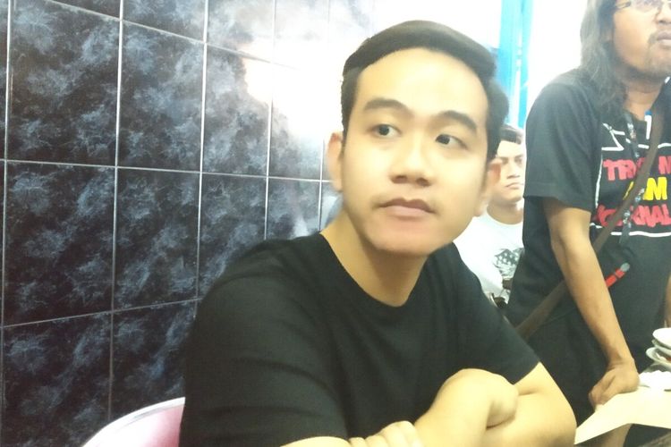 Bakal calon wali kota Surakarta Gibran Rakabuming Raka ditemui di Solo, Jawa Tengah, Selasa (11/2/2020).