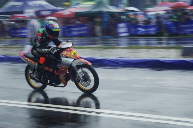 Pebalap Yamaha Cup Race (YCR) 2020 seri perdana di sirkuit gokart, Boyolali, Minggu (1/3/2020).