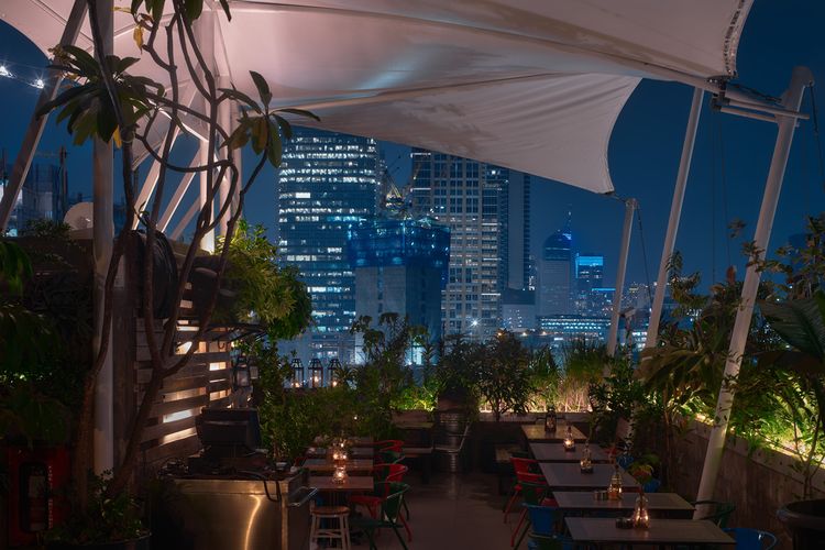 The Awan Lounge salah satu kafe rooftop di Jakarta