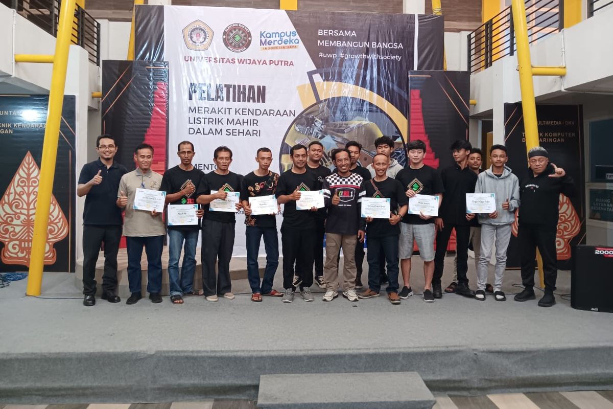 Pelatihan konversi motor listrik gagasan sekolah Elektrifikasi Rakyat Indonesia
