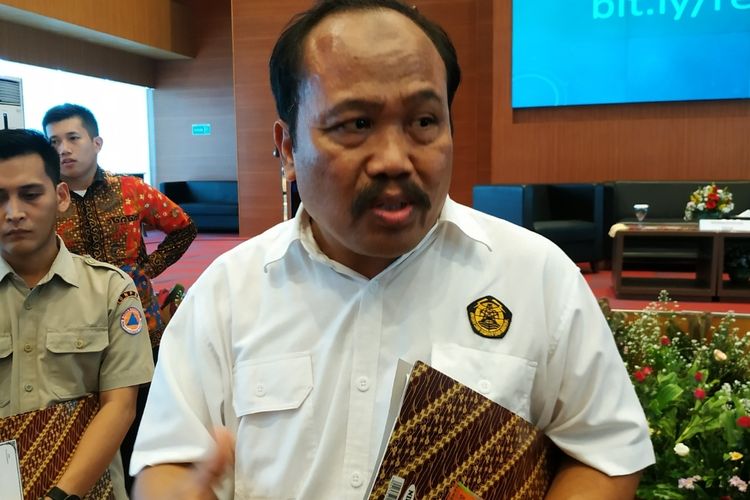 Kepala Pusat Vulkanologi dan Mitigasi Bencana Geologi (PVMBG) Badan Geologi Kementerian Energi dan Sumber Daya Mineral (ESDM), Kasbani, di Gedung BNPB, Jakarta Timur, Senin (30/12/2019). 