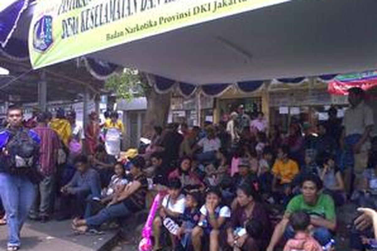 Ilustrasi: Pemandangan kesibukan para pemudik di area terminal bus antarkota antarprovinsi (AKAP) Terminal Bus Pulogadung, Jakarta Timur.