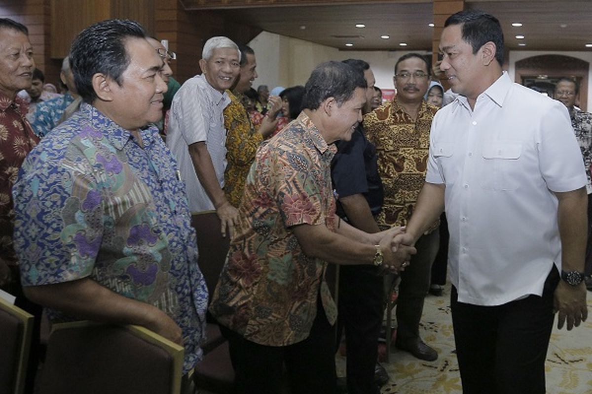 Wali Kota Semarang Hendrar Prihadi Menyalami Perserta Musrenbang RKPD Tingkat Kota Semarang RKPD tahun 2020 Kota Semarang, Rabu (20/3/2019)